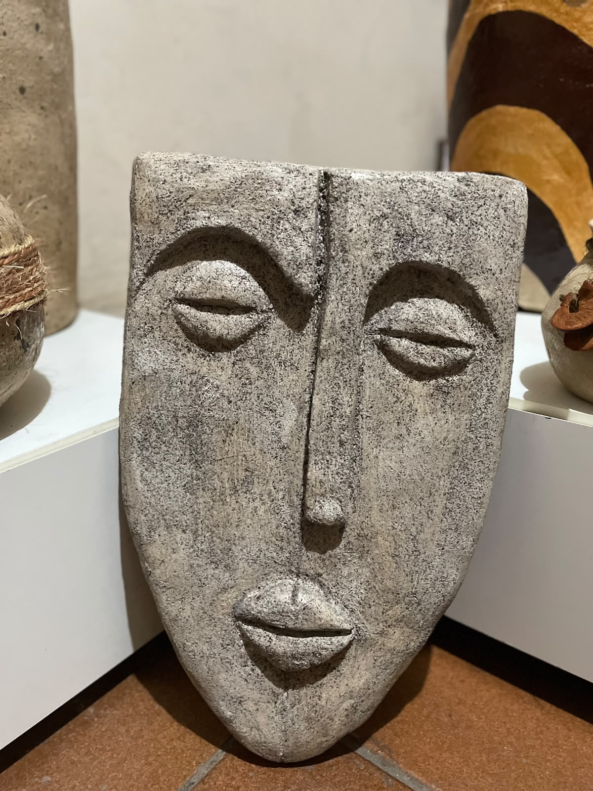 Máscara em papel machê